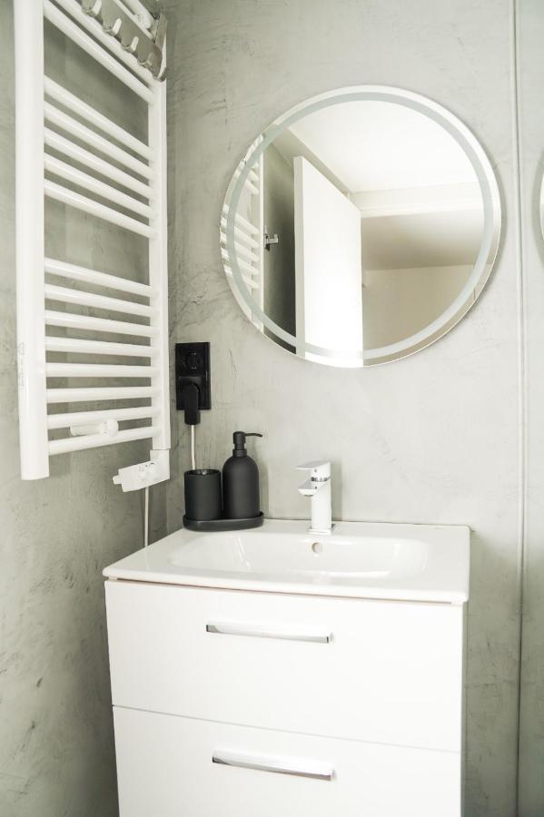 Tofi Apartment Madrid Luaran gambar